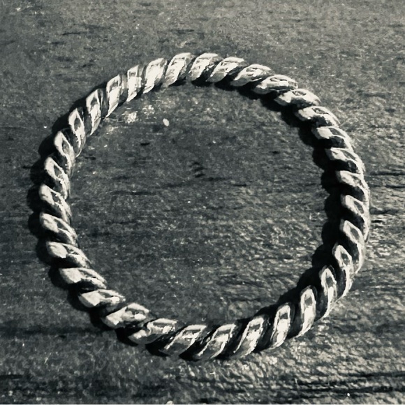Sterling silver braided rope ring - Picture 2 of 2